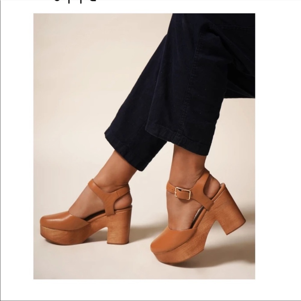 Charlotte Stone Sal Clog